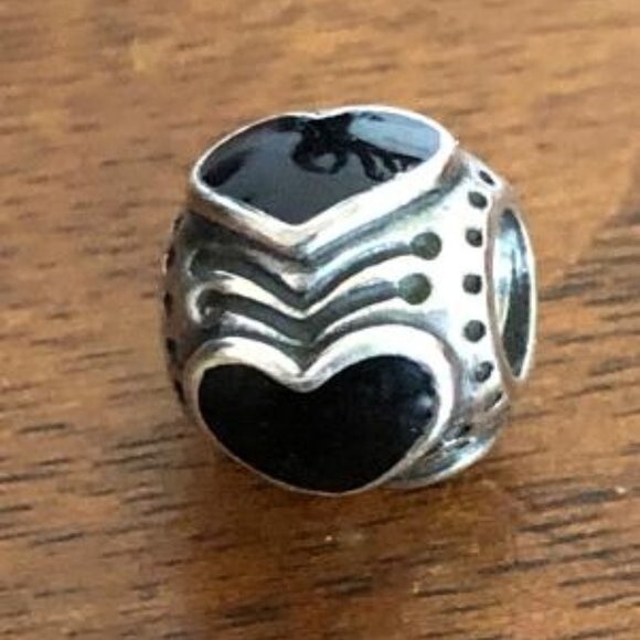 PANDORA 2011 BLACK FRIDAY MIDNIGHT HEART CHARM - Picture 1 of 4
